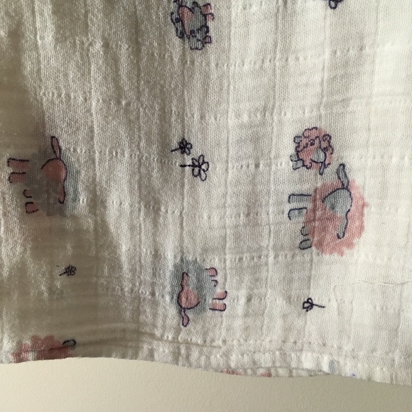 New AIDEN + ANAIS Cotton Muslin Baby Blanket Lamb Motif - Picture 3 of 5